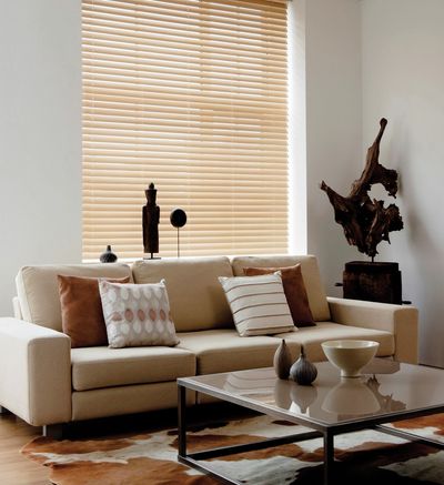 Horizontal-Jalousien, SG 8960, Room shot, wood slats 50mm