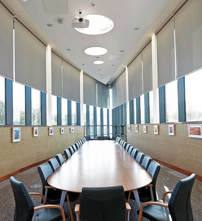 Rollo-Systeme, SG 4970, Multiscreen 1-10%, Room shot "Durham Gateway", Durham, United Kingdom