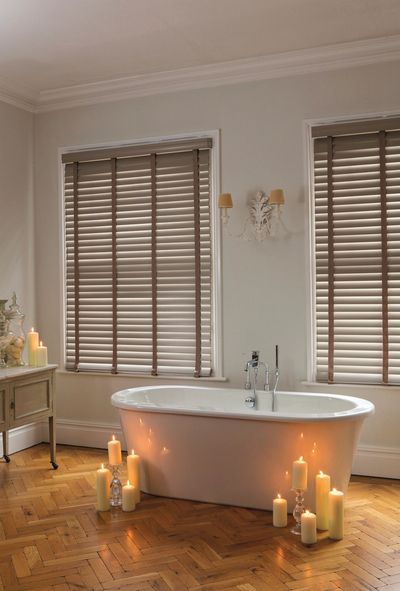 Horizontal-Jalousien, SG 8960, Room shot, wood slats 50mm